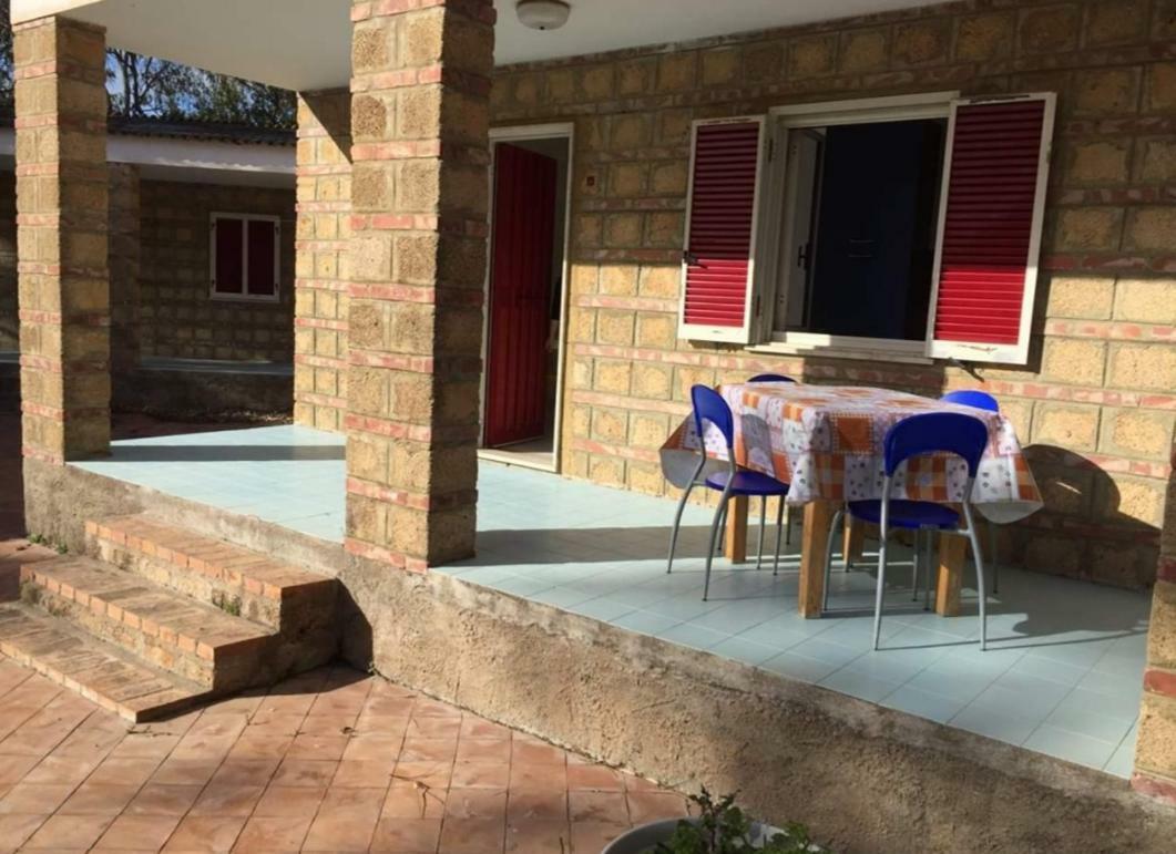 Villa Camping Due Mari Ovile la Marinella Exterior foto
