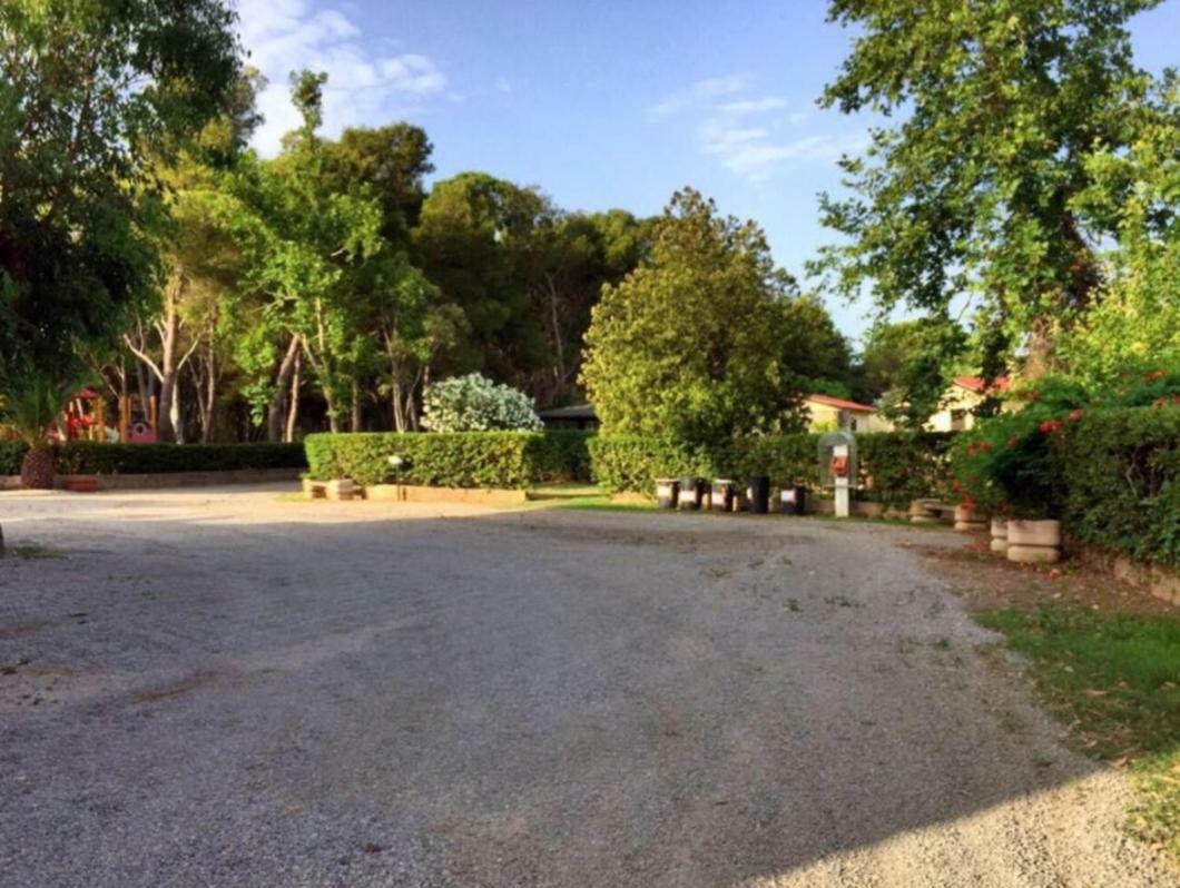 Villa Camping Due Mari Ovile la Marinella Exterior foto